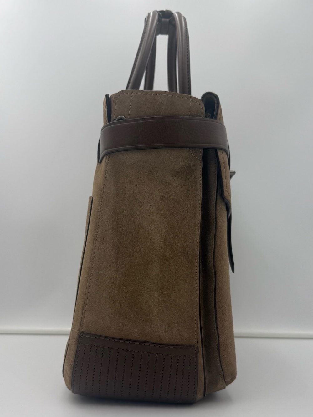 REED KRAKOFF • Belted Shoulder BOXER 38 Bag in Brown Suede (COACH Luxury Brand) - Picture 4 of 16